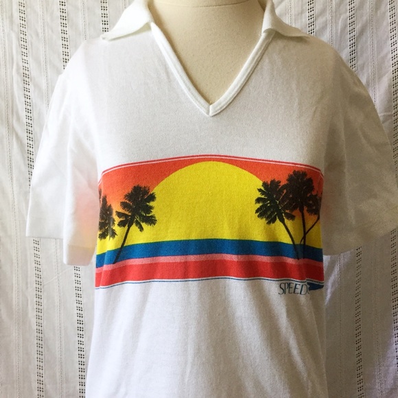 Speedo White V-Neck Collar Sunset print Shirt Med - Picture 1 of 4